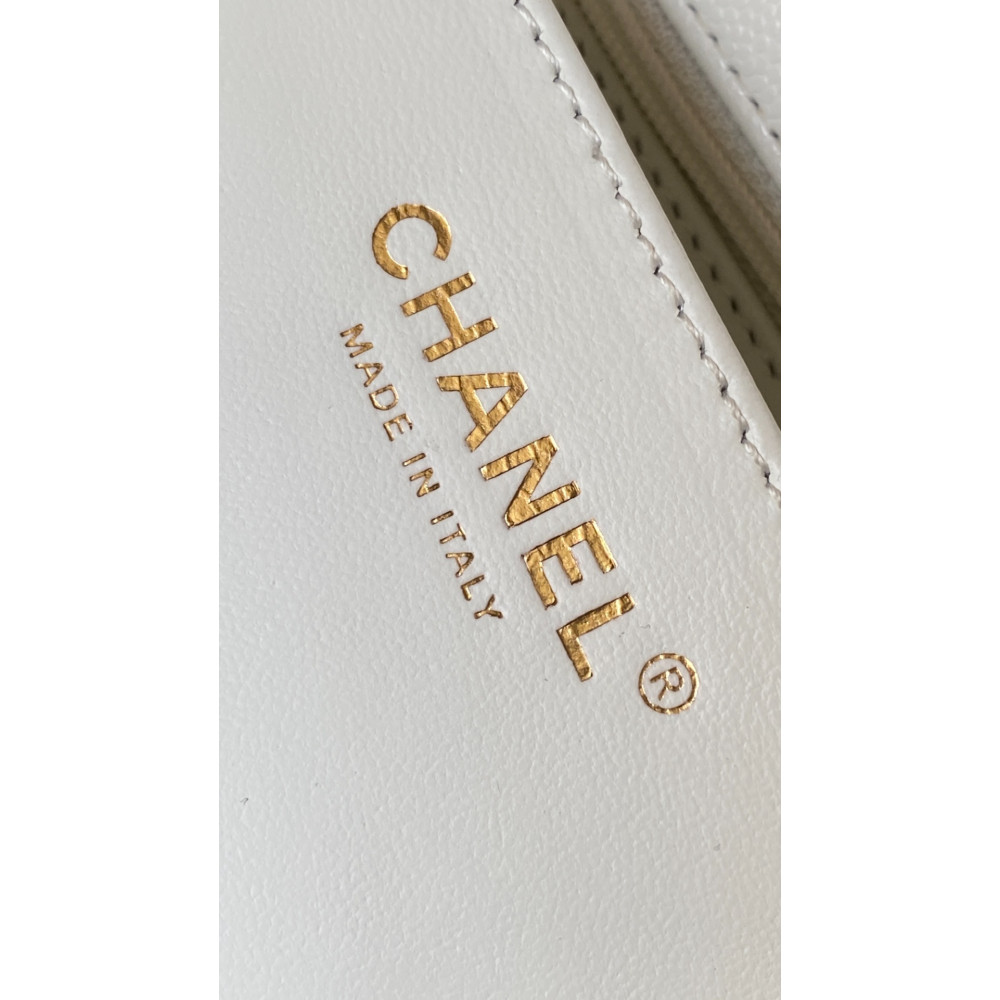 Chanel Classic Flap 20cm mini handbag! 