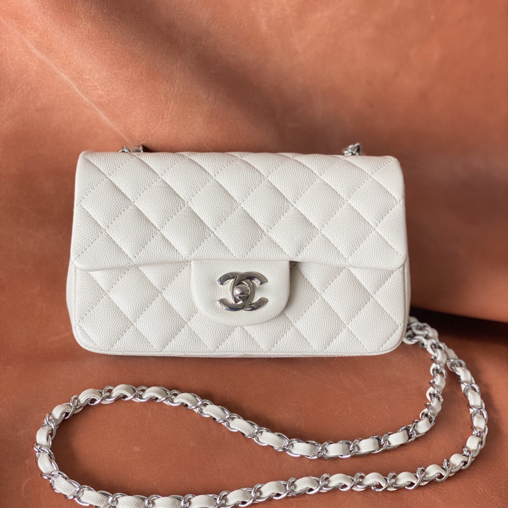Chanel Classic Flap 20cm mini handbag! 