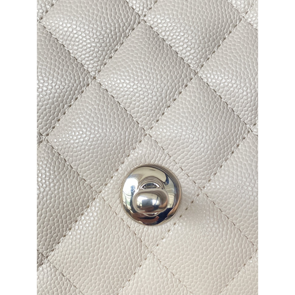 Chanel Classic Flap 20cm mini handbag! 