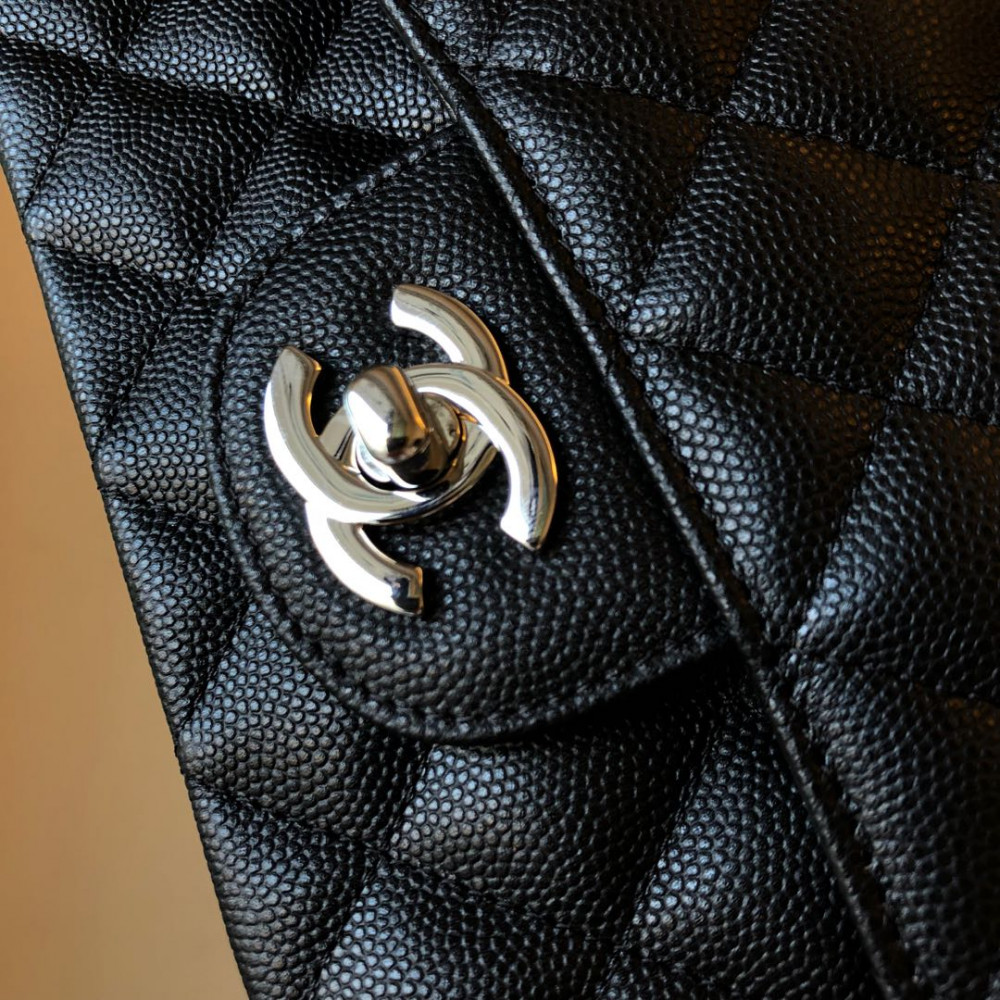 Chanel Classic Flap 20cm mini handbag! 