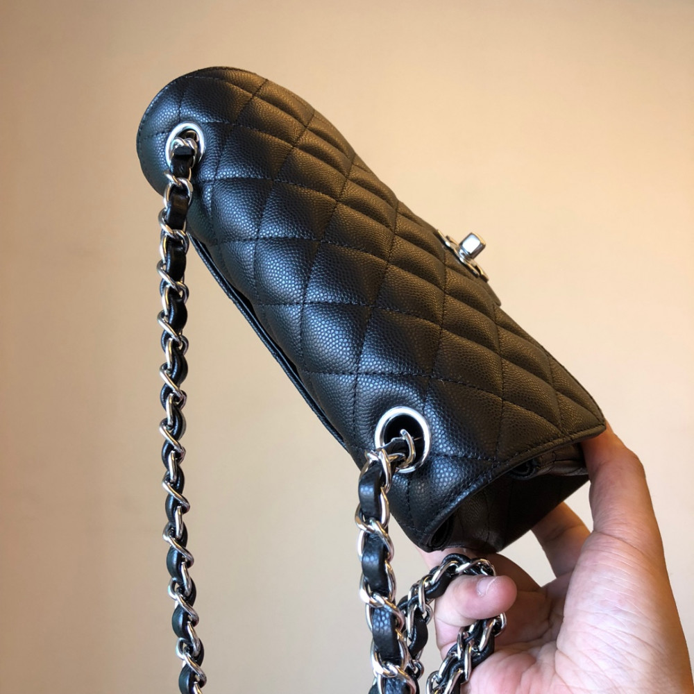 Chanel Classic Flap 20cm mini handbag! 