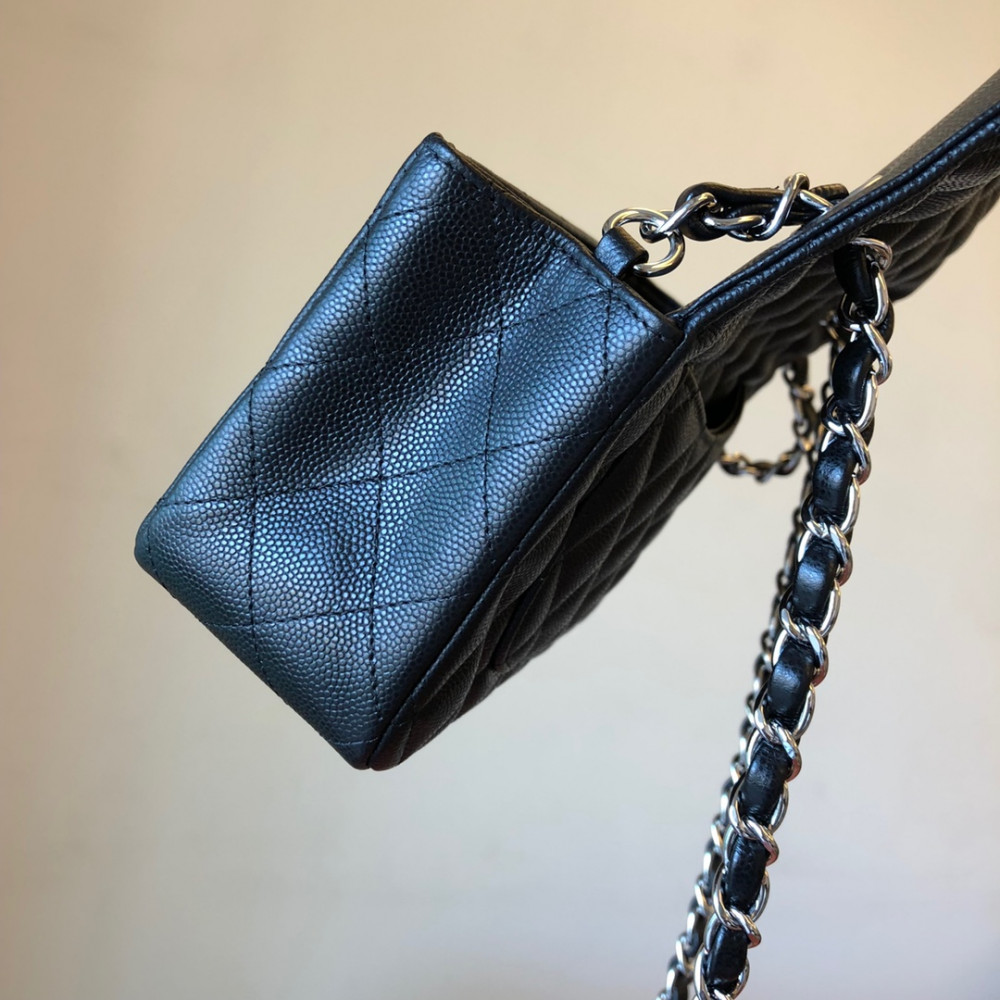 Chanel Classic Flap 20cm mini handbag! 