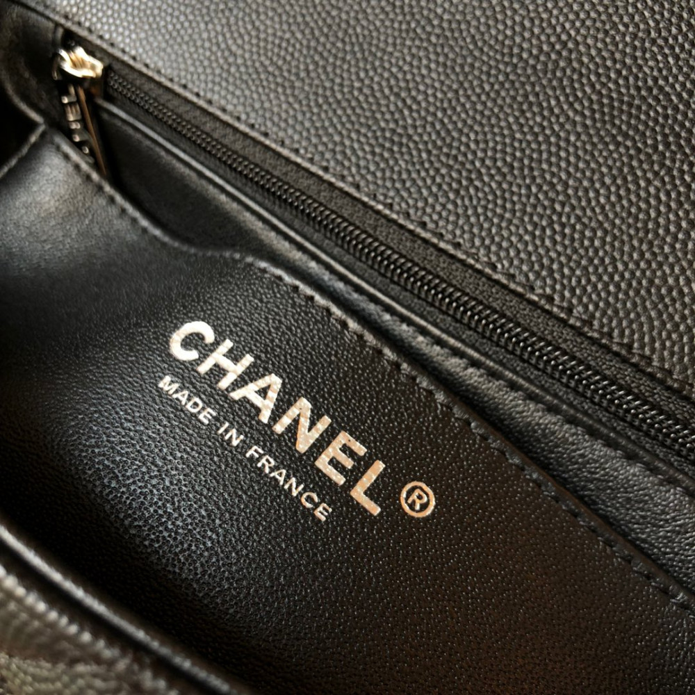Chanel Classic Flap 20cm mini handbag! 