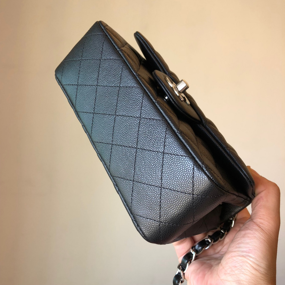 Chanel Classic Flap 20cm mini handbag! 