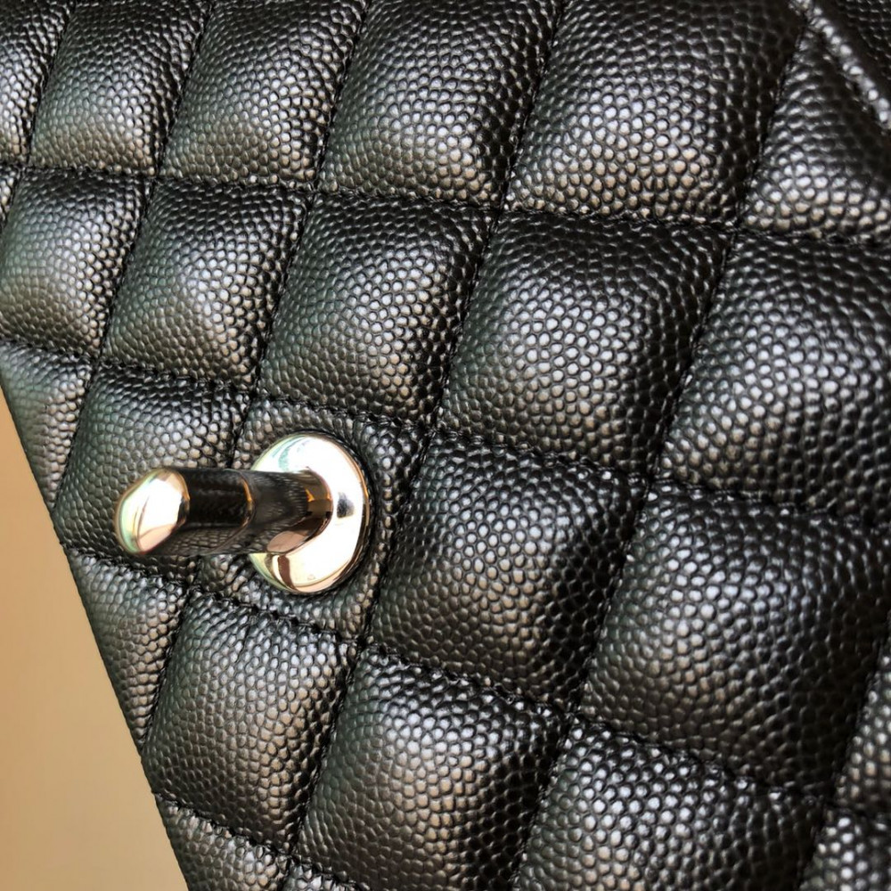 Chanel Classic Flap 20cm mini handbag! 
