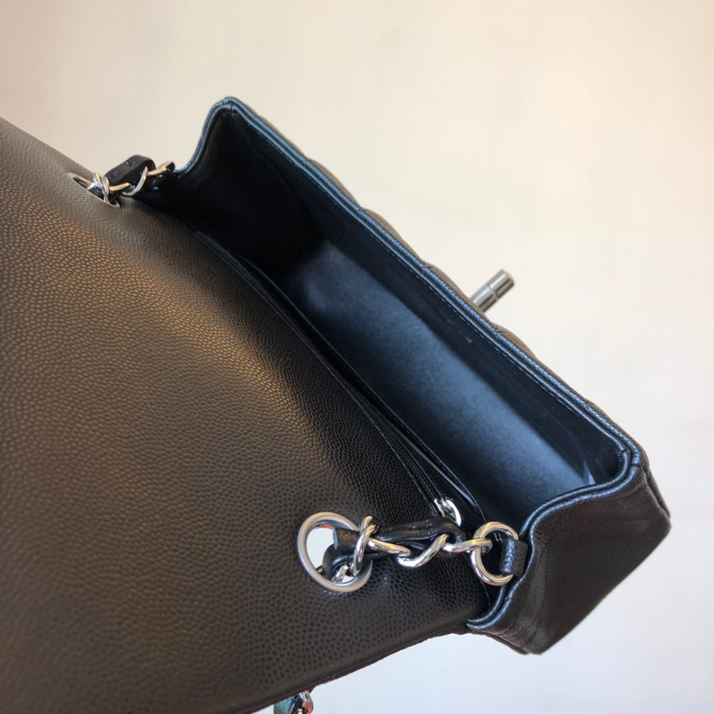 Chanel Classic Flap 20cm mini handbag! 