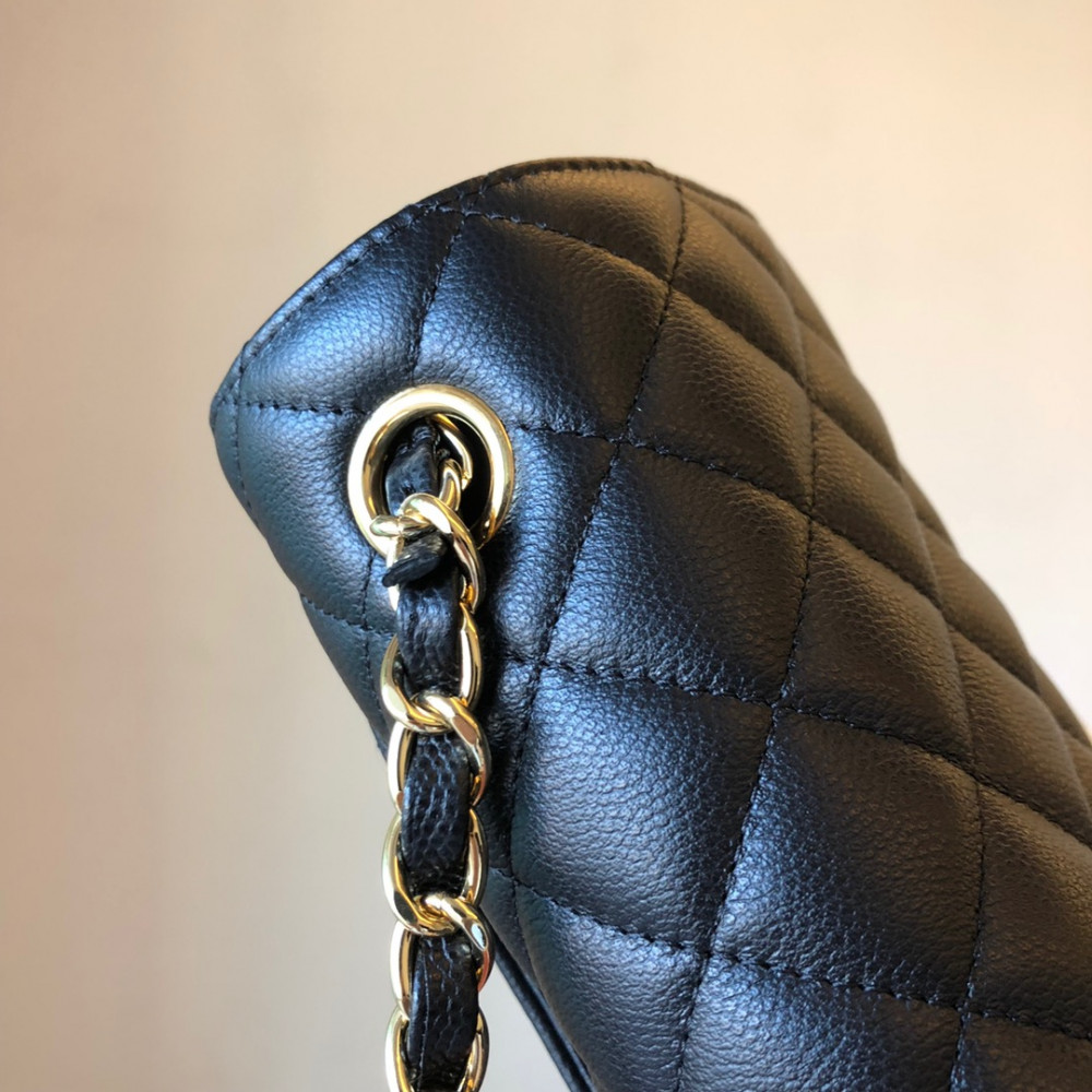 Chanel Classic Flap 20cm mini handbag! 