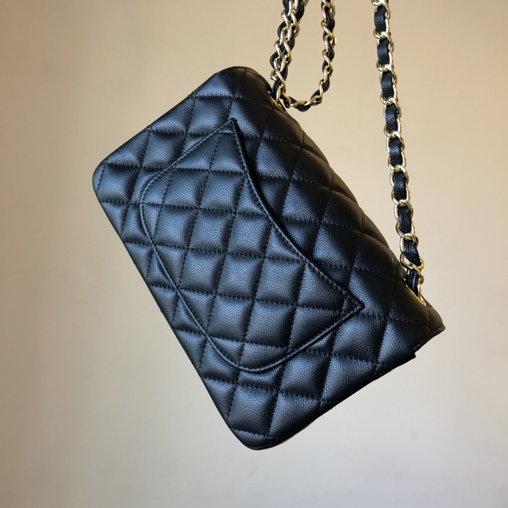 Chanel Classic Flap 20cm mini handbag! 
