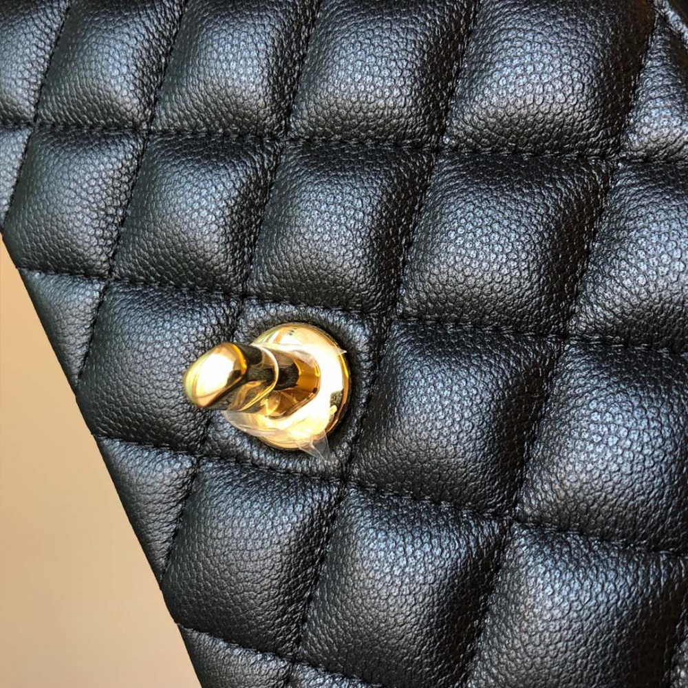 Chanel Classic Flap 20cm mini handbag! 