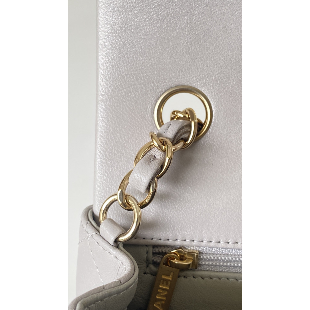 Chanel Classic Flap 20cm mini handbag! 