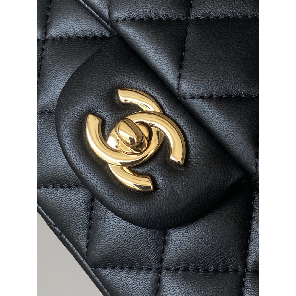 Chanel Classic Flap 20cm mini handbag! 