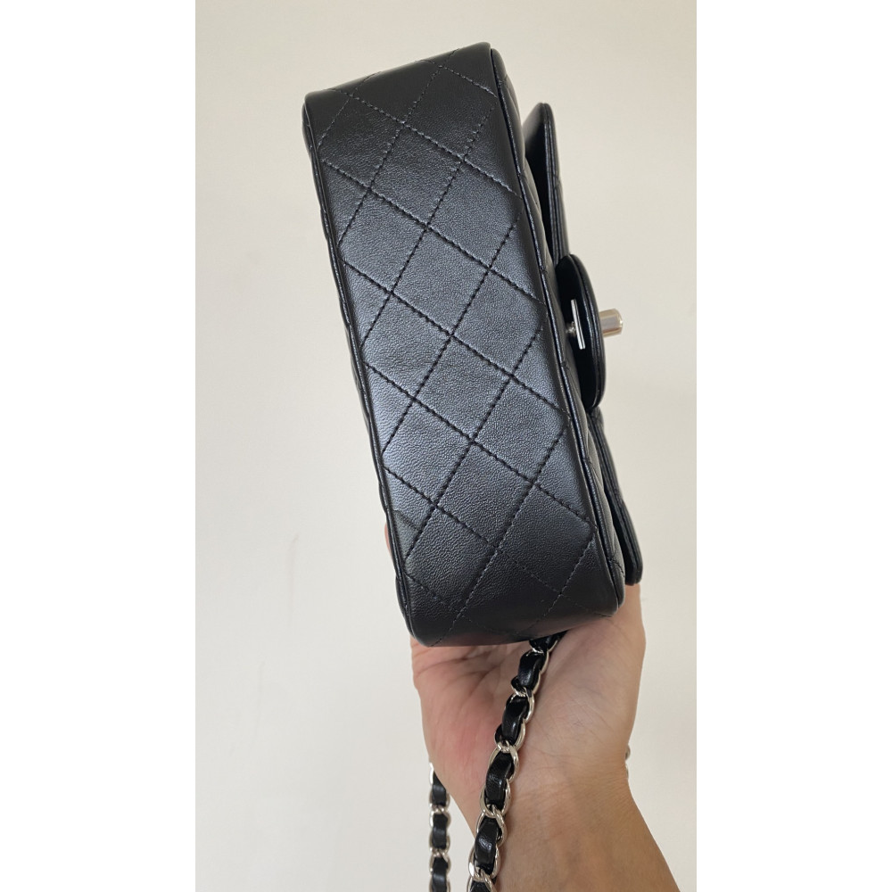 Chanel Classic Flap 20cm mini handbag! 