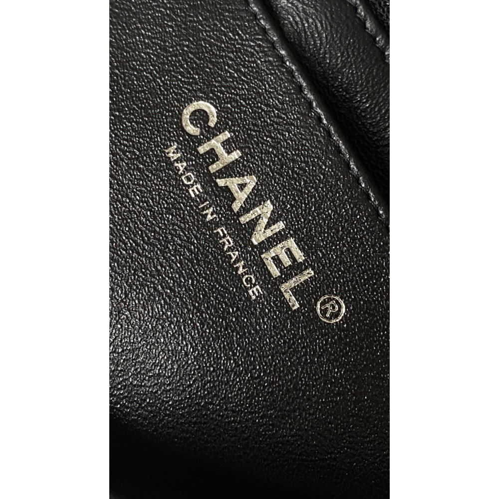 Chanel Classic Flap 20cm mini handbag! 