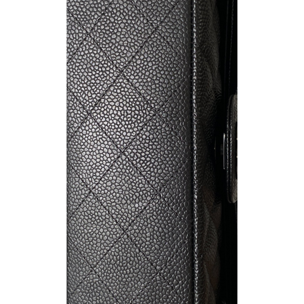 Chanel Classic Flap 25cm medium handbag!