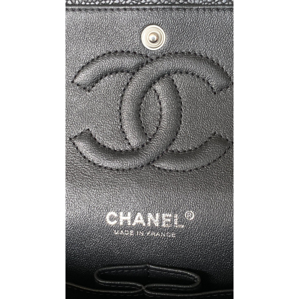 Chanel Classic Flap 25cm medium handbag!