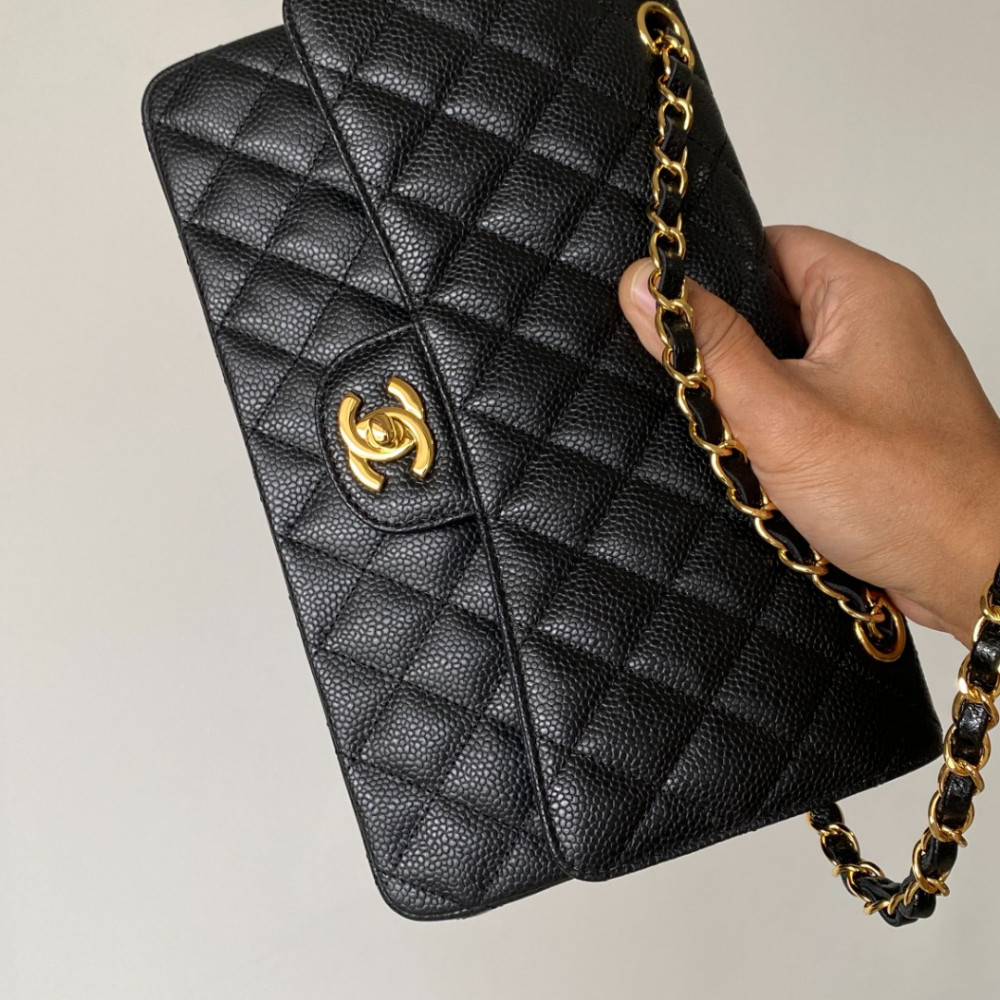 Chanel Classic Flap 25cm medium handbag!