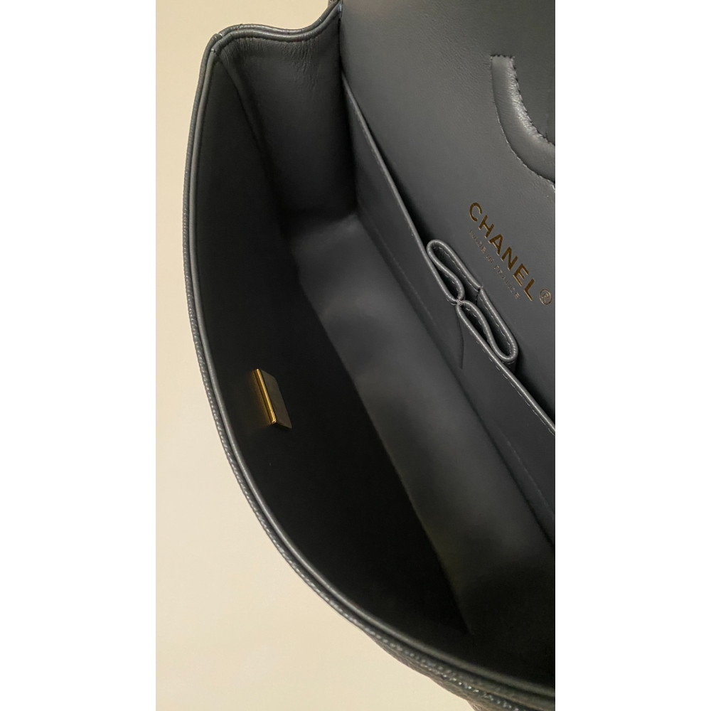 Chanel Classic Flap 25cm medium handbag!