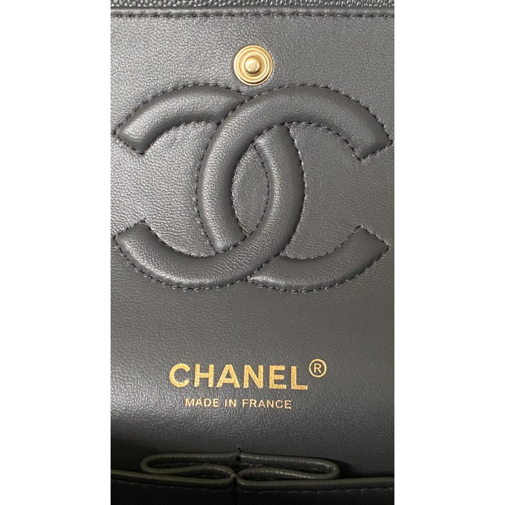 Chanel Classic Flap 25cm medium handbag!