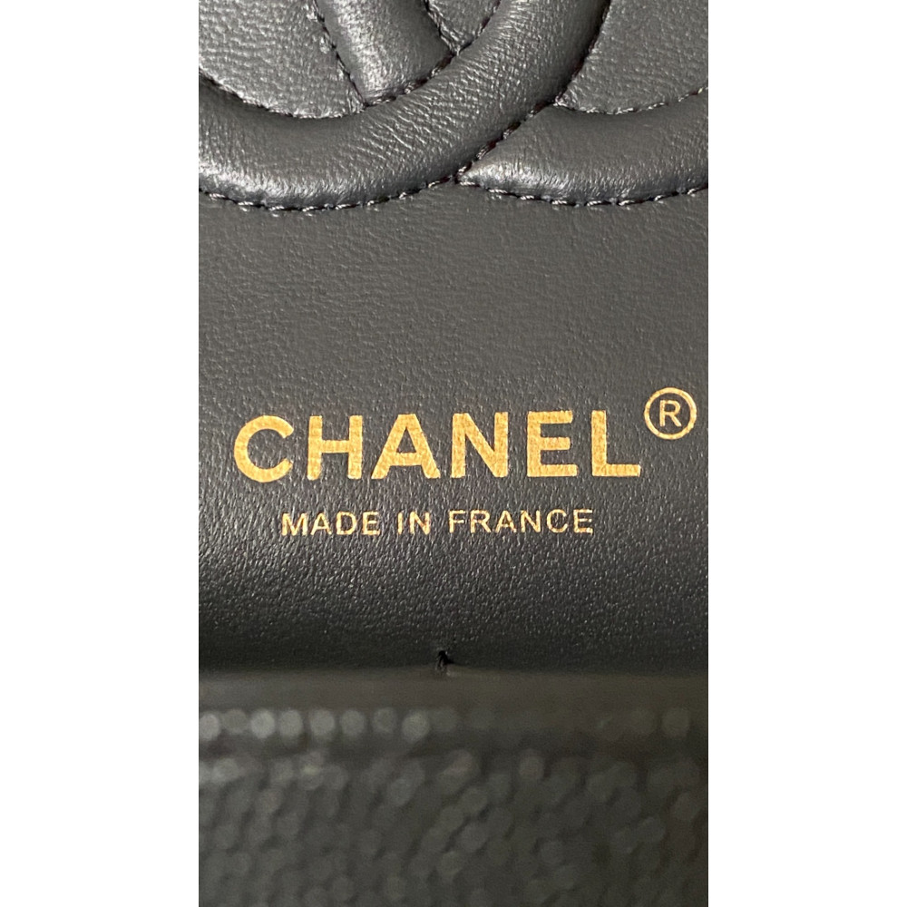 Chanel Classic Flap 25cm medium handbag!