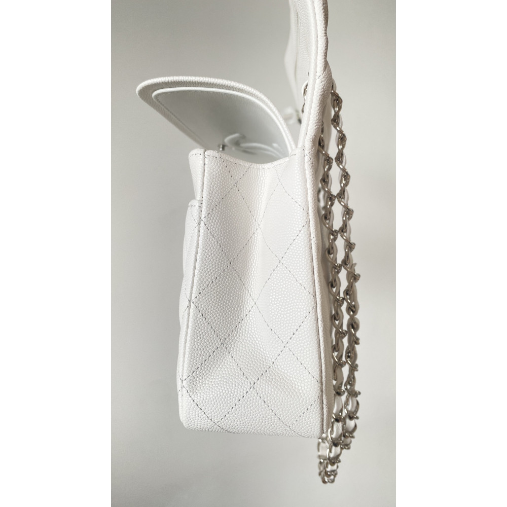 Chanel Classic Flap 25cm medium handbag!