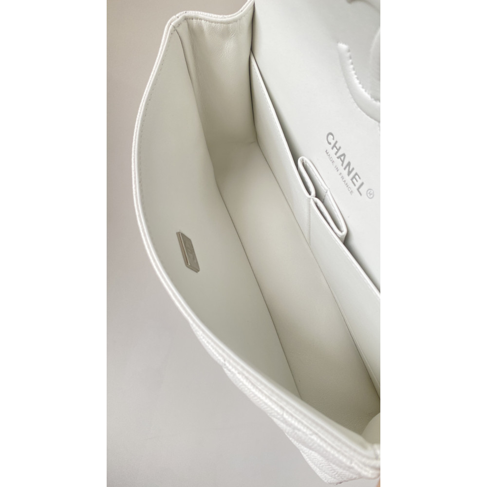 Chanel Classic Flap 25cm medium handbag!