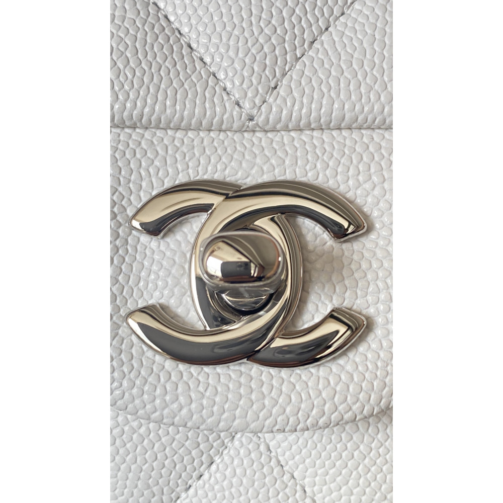 Chanel Classic Flap 25cm medium handbag!