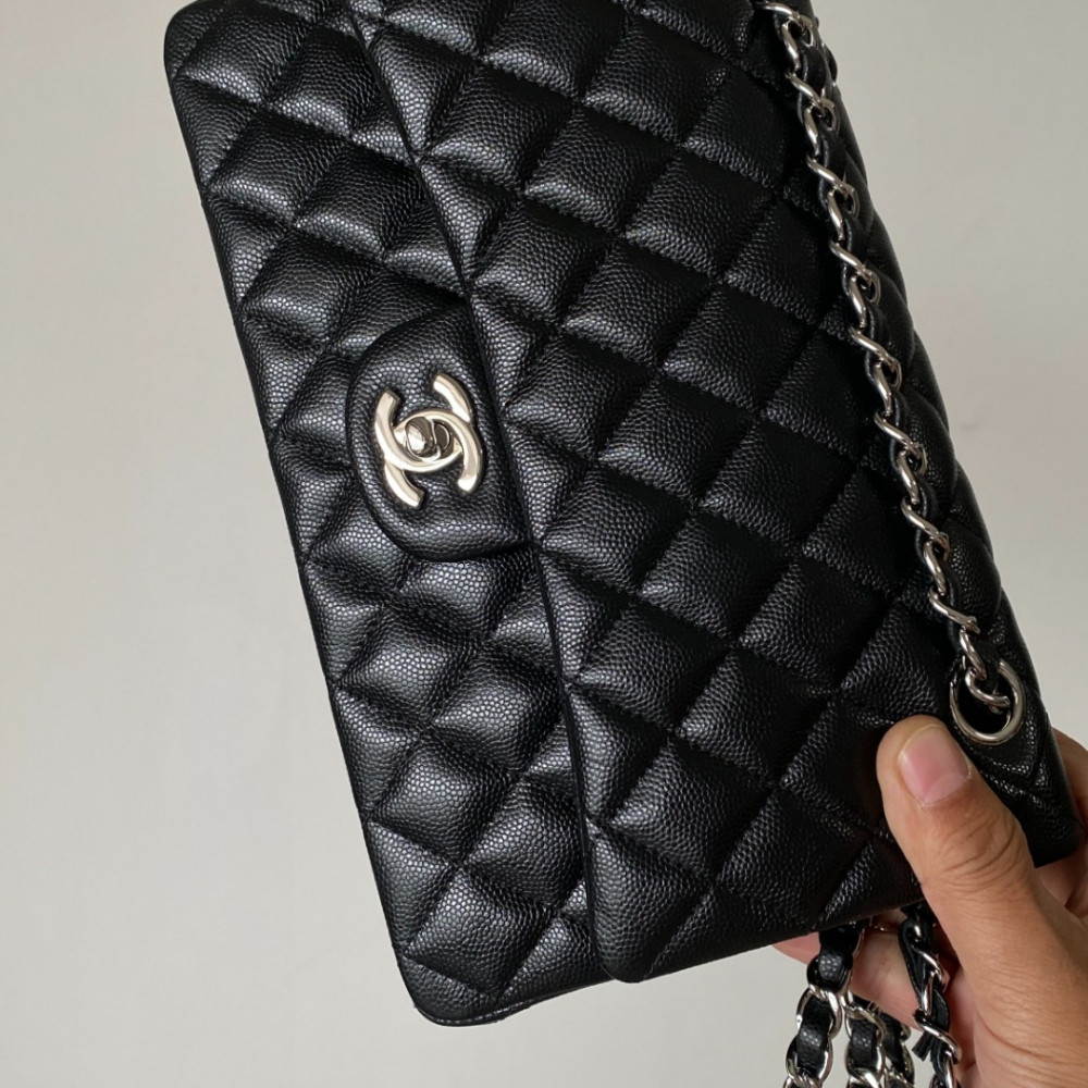 Chanel Classic Flap 25cm medium handbag!