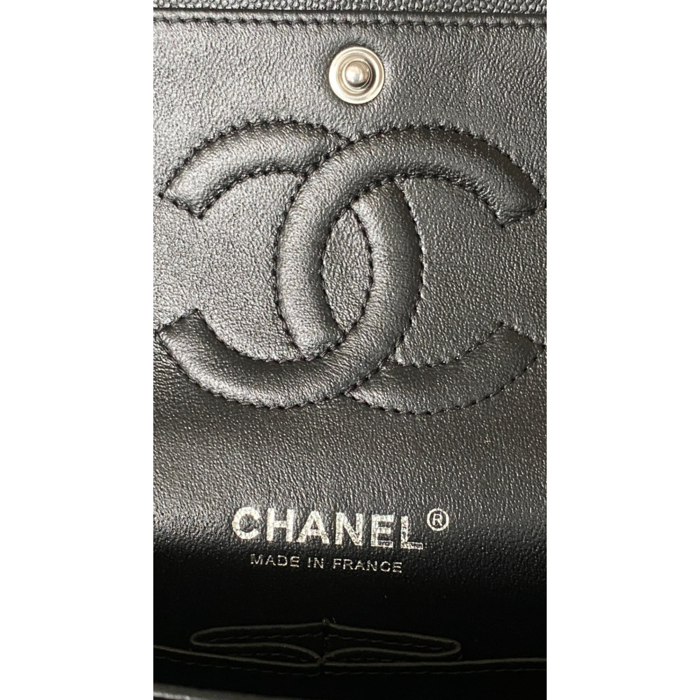 Chanel Classic Flap 25cm medium handbag!