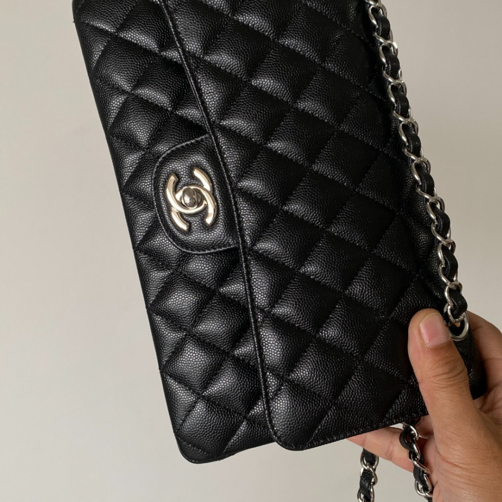 Chanel Classic Flap 25cm medium handbag!