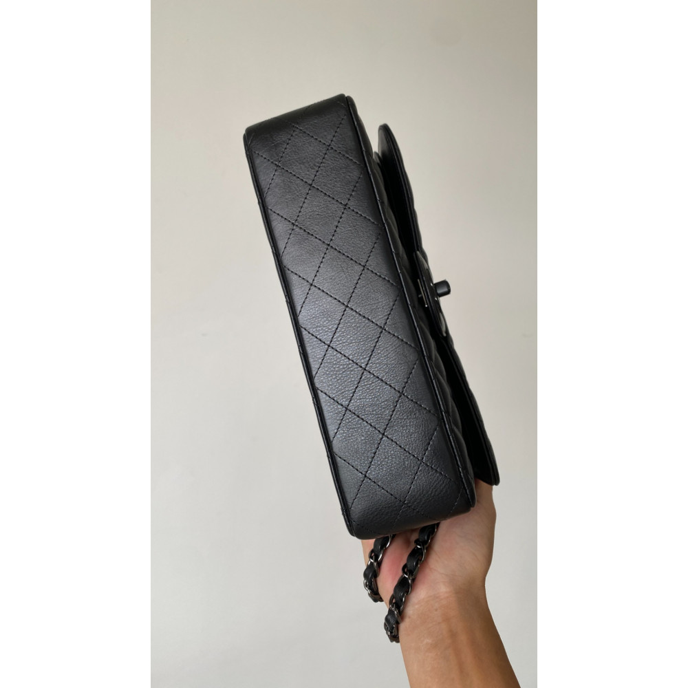 Chanel Classic Flap 25cm medium handbag!