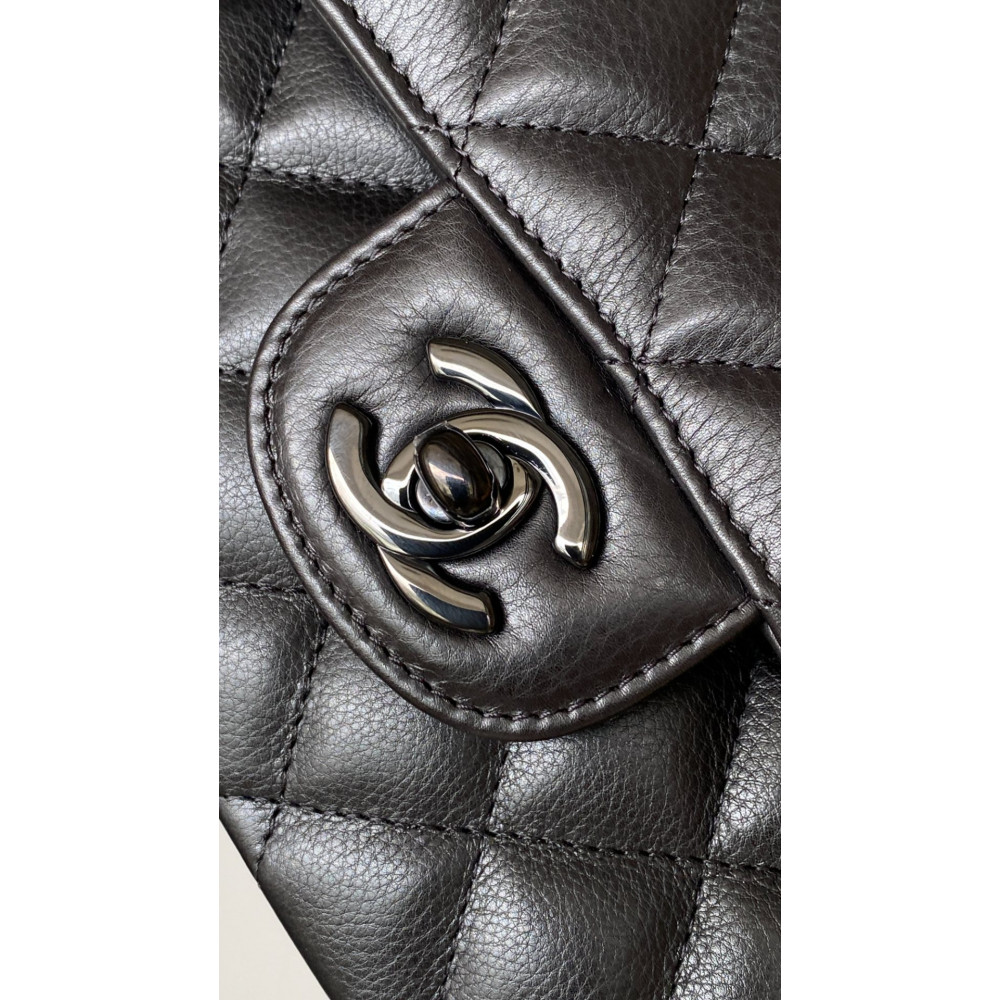 Chanel Classic Flap 25cm medium handbag!