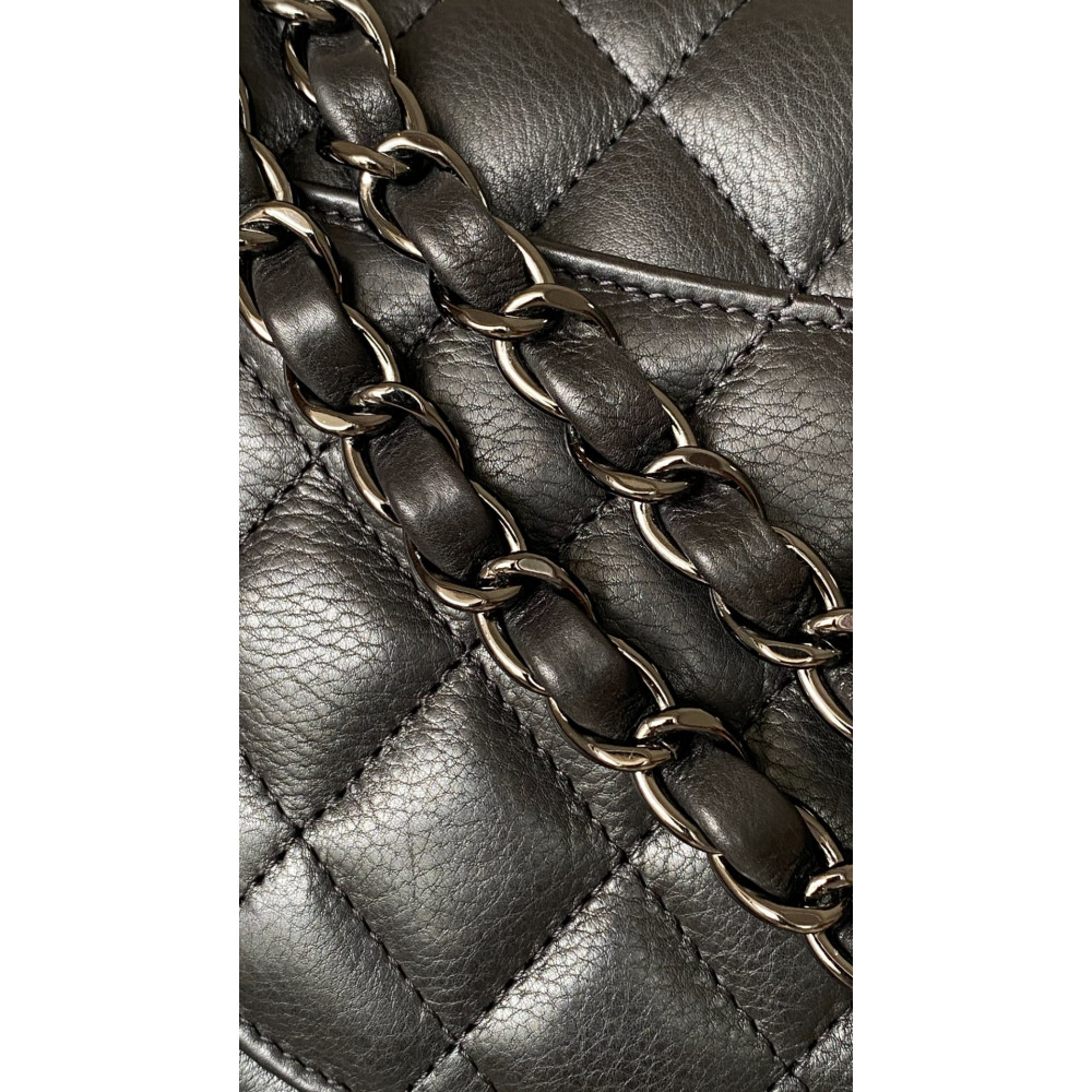 Chanel Classic Flap 25cm medium handbag!