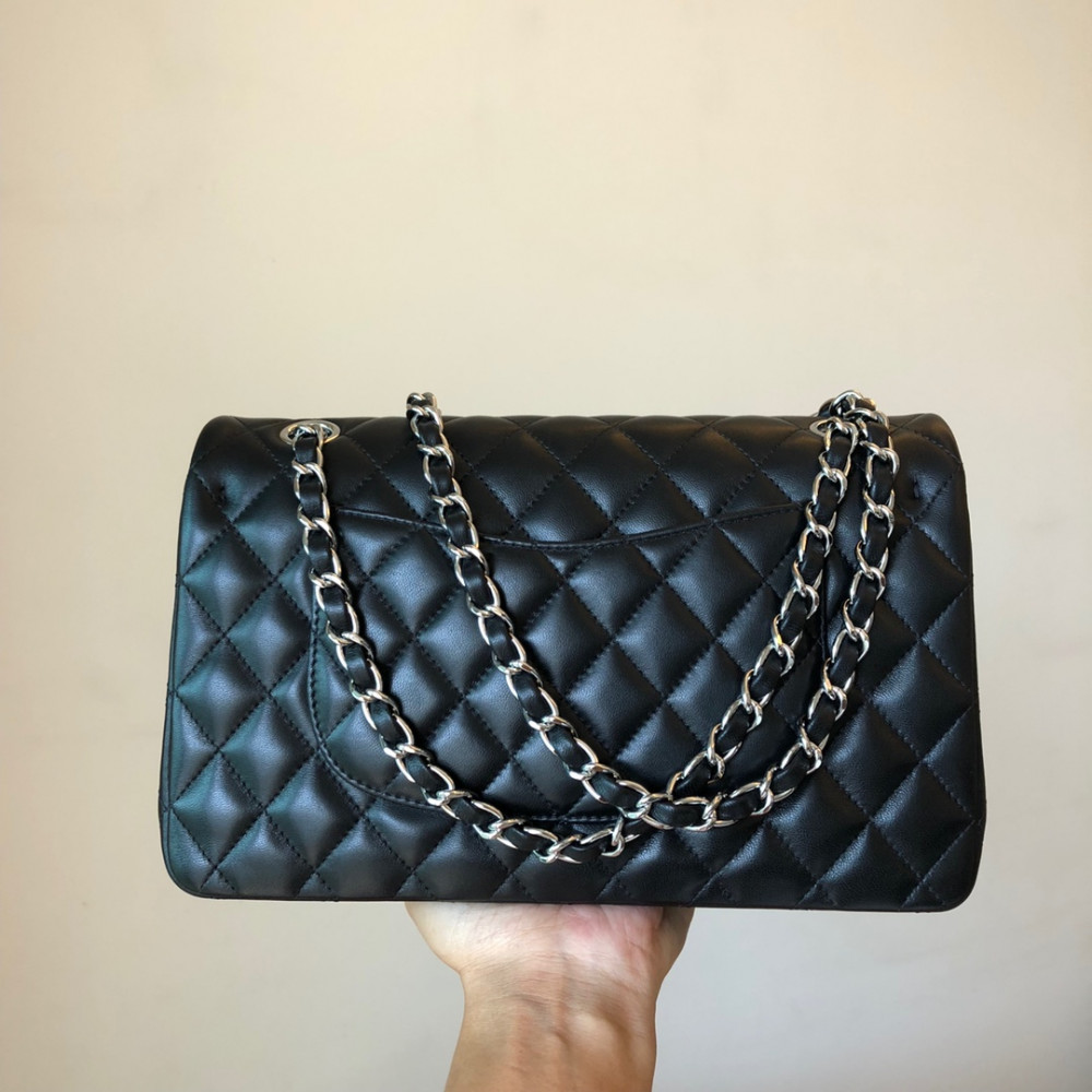 Chanel Classic Flap 25cm medium handbag!