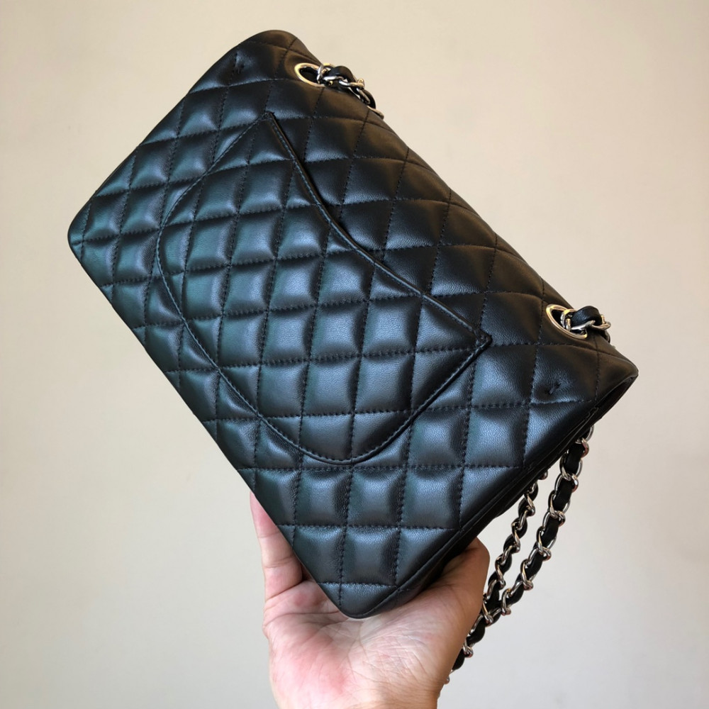 Chanel Classic Flap 25cm medium handbag!