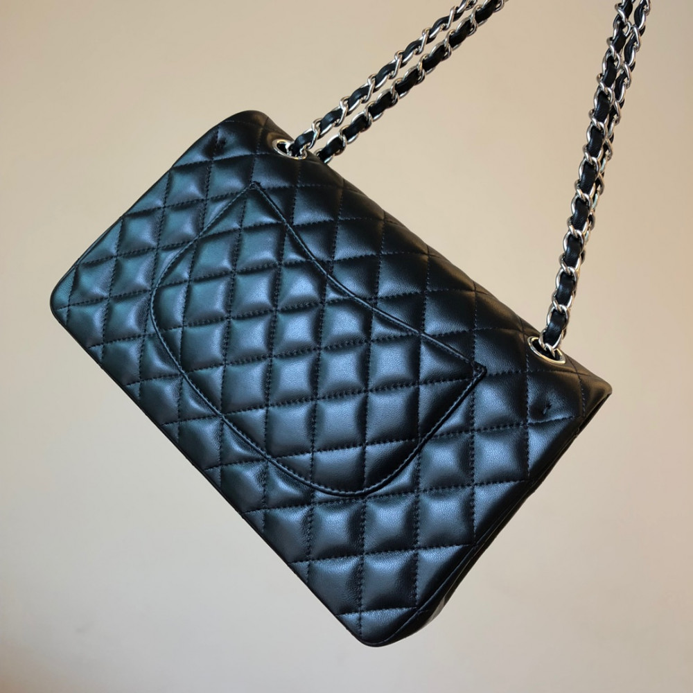 Chanel Classic Flap 25cm medium handbag!