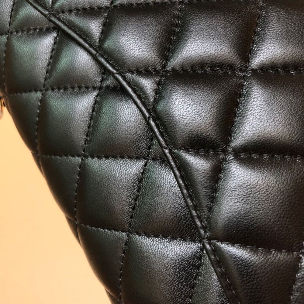 Chanel Classic Flap 25cm medium handbag!