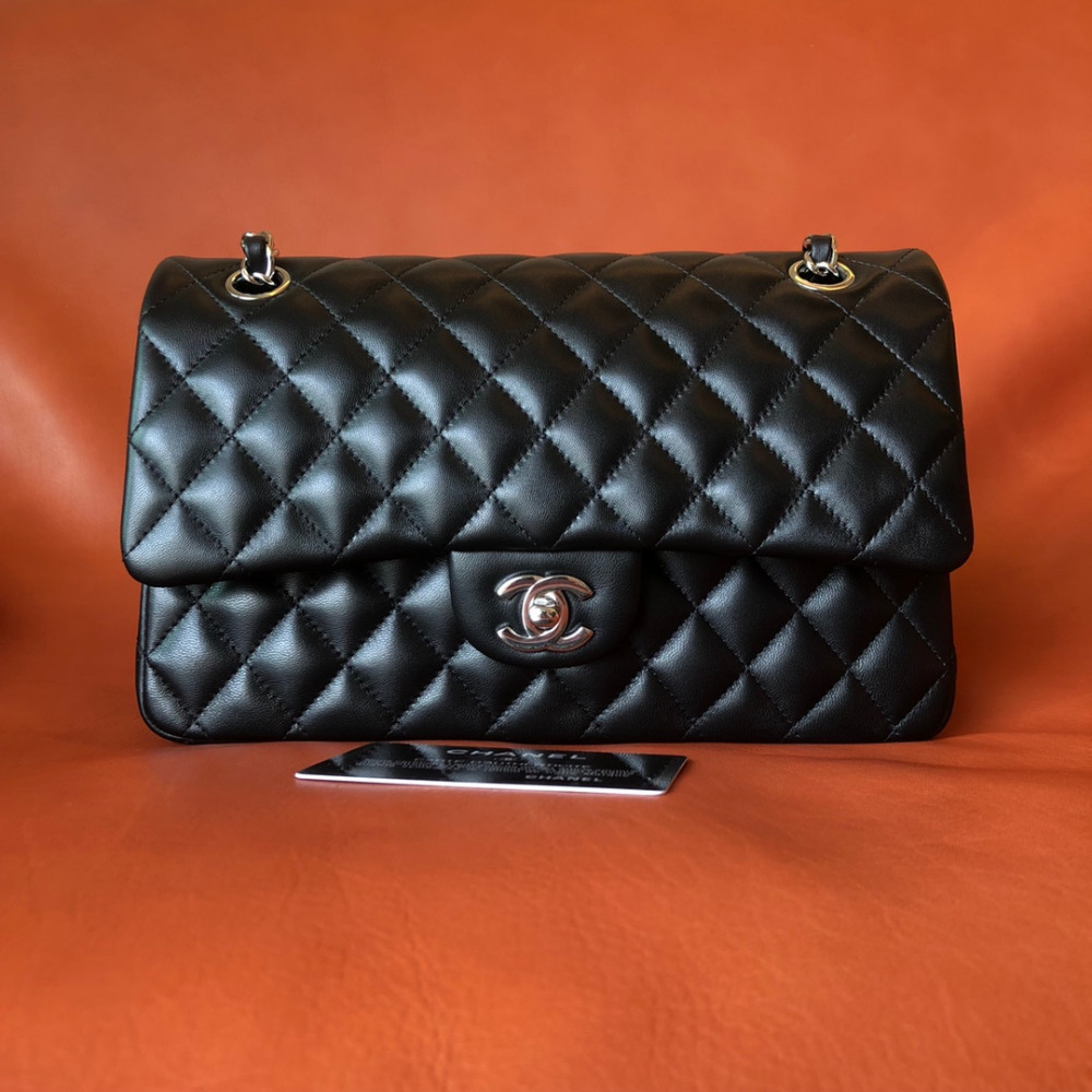 Chanel Classic Flap 25cm medium handbag!