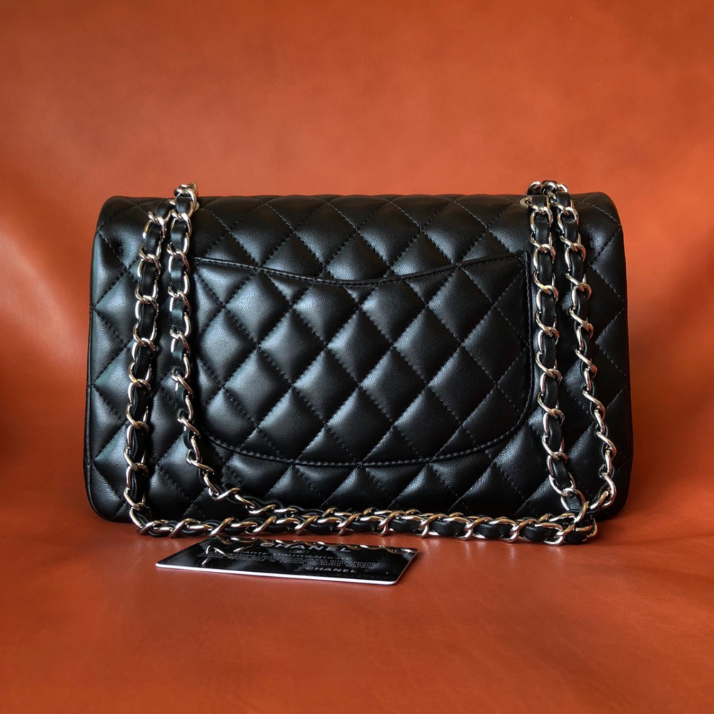 Chanel Classic Flap 25cm medium handbag!