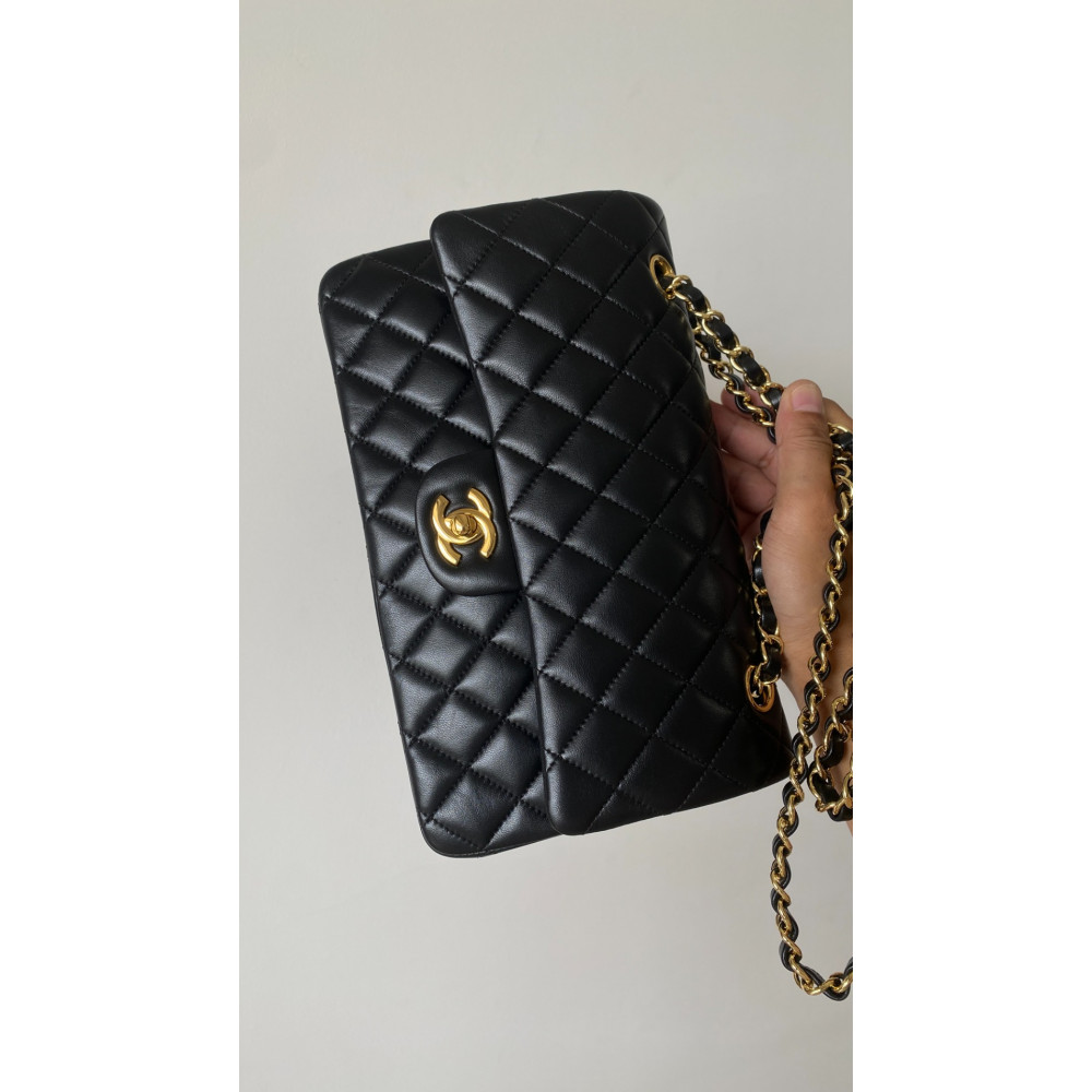 Chanel Classic Flap 25cm medium handbag!