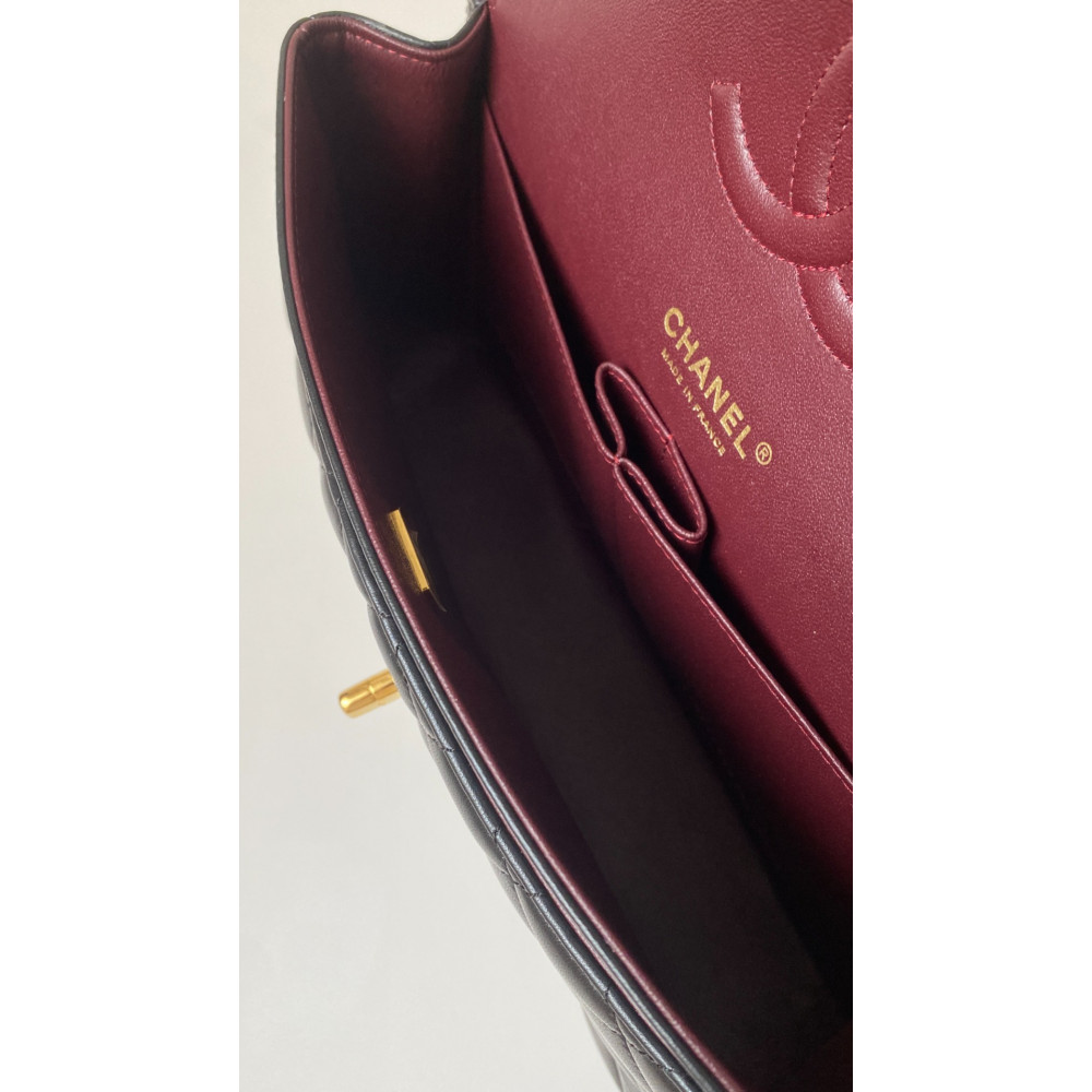 Chanel Classic Flap 25cm medium handbag!