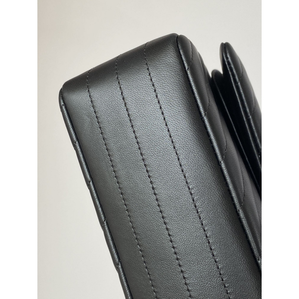 Chanel Classic Flap 25cm medium handbag!