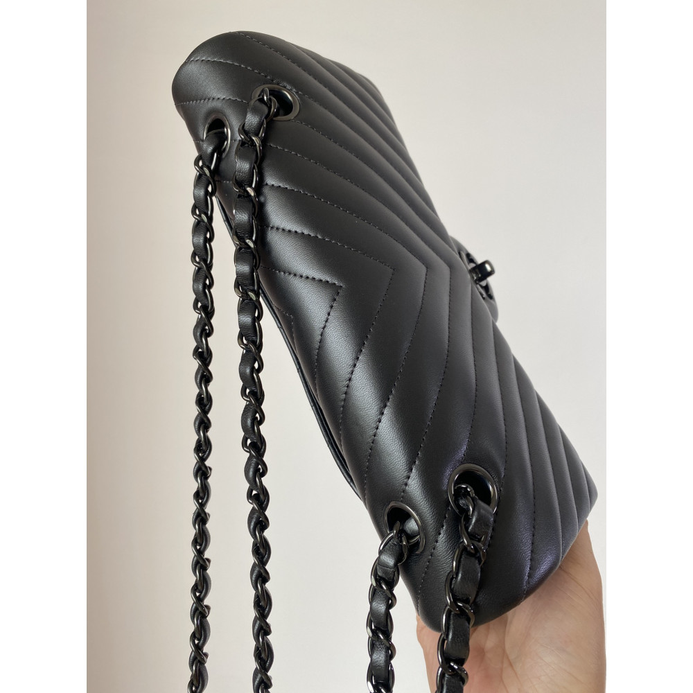 Chanel Classic Flap 25cm medium handbag!