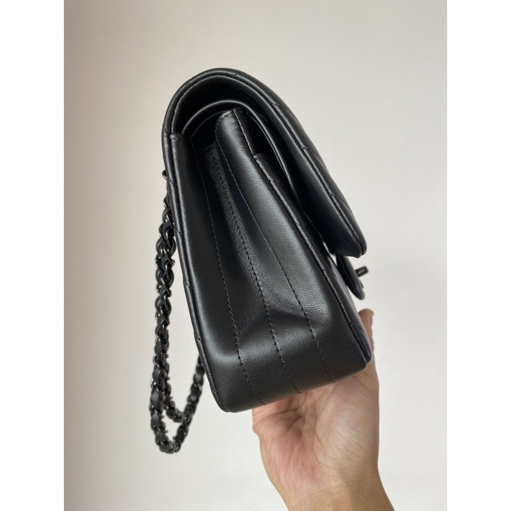 Chanel Classic Flap 25cm medium handbag!