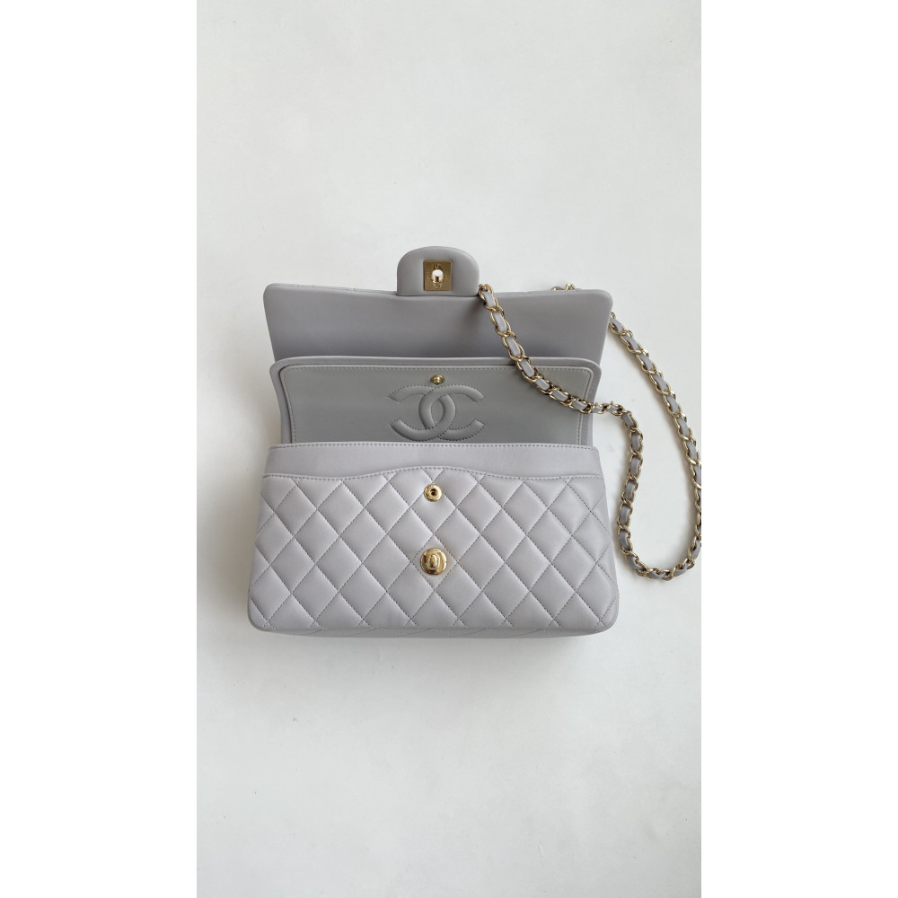 Chanel Classic Flap 25cm medium handbag!
