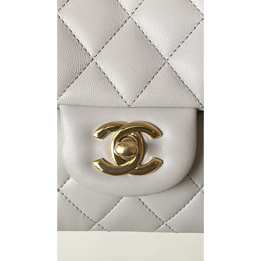 Chanel Classic Flap 25cm medium handbag!