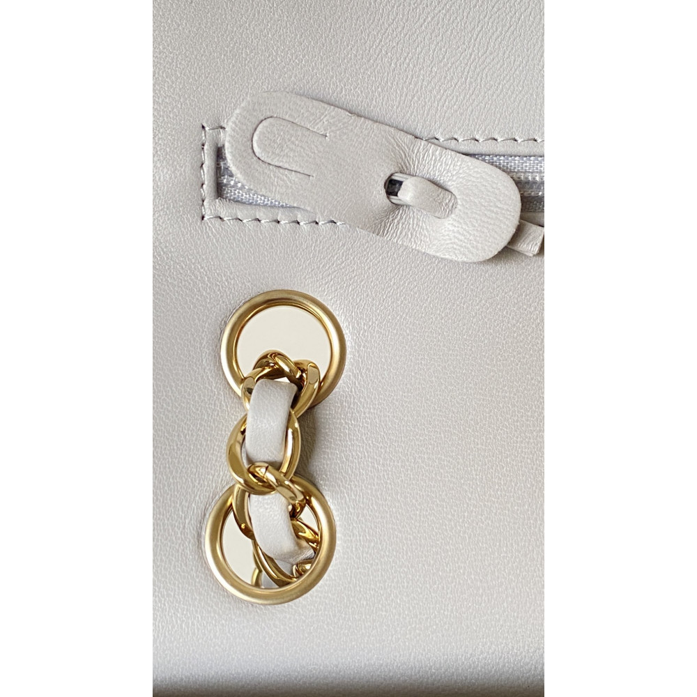 Chanel Classic Flap 25cm medium handbag!