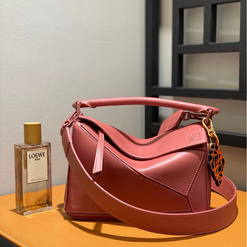 LOEWE Puzzle Wide Strap Bag!