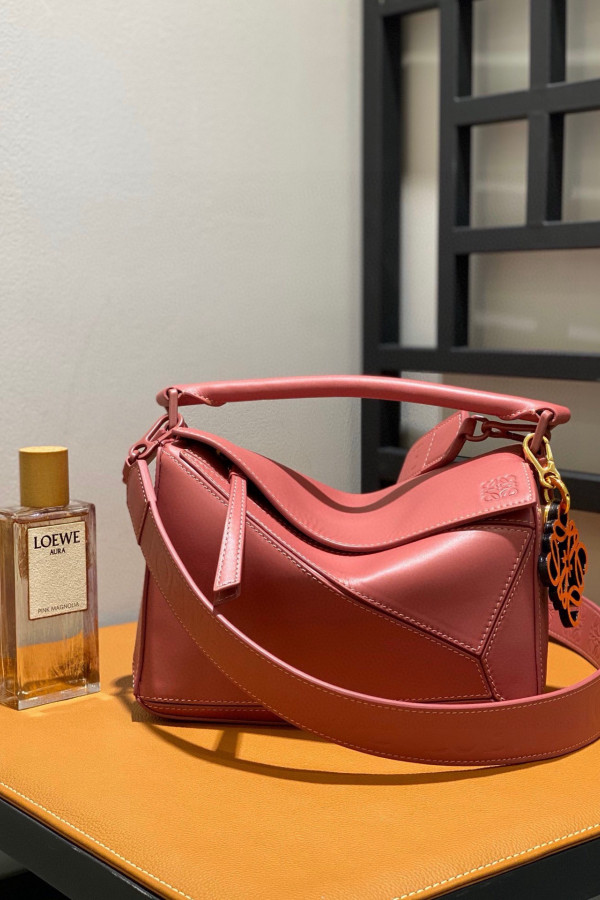 LOEWE Puzzle Wide Strap Bag!