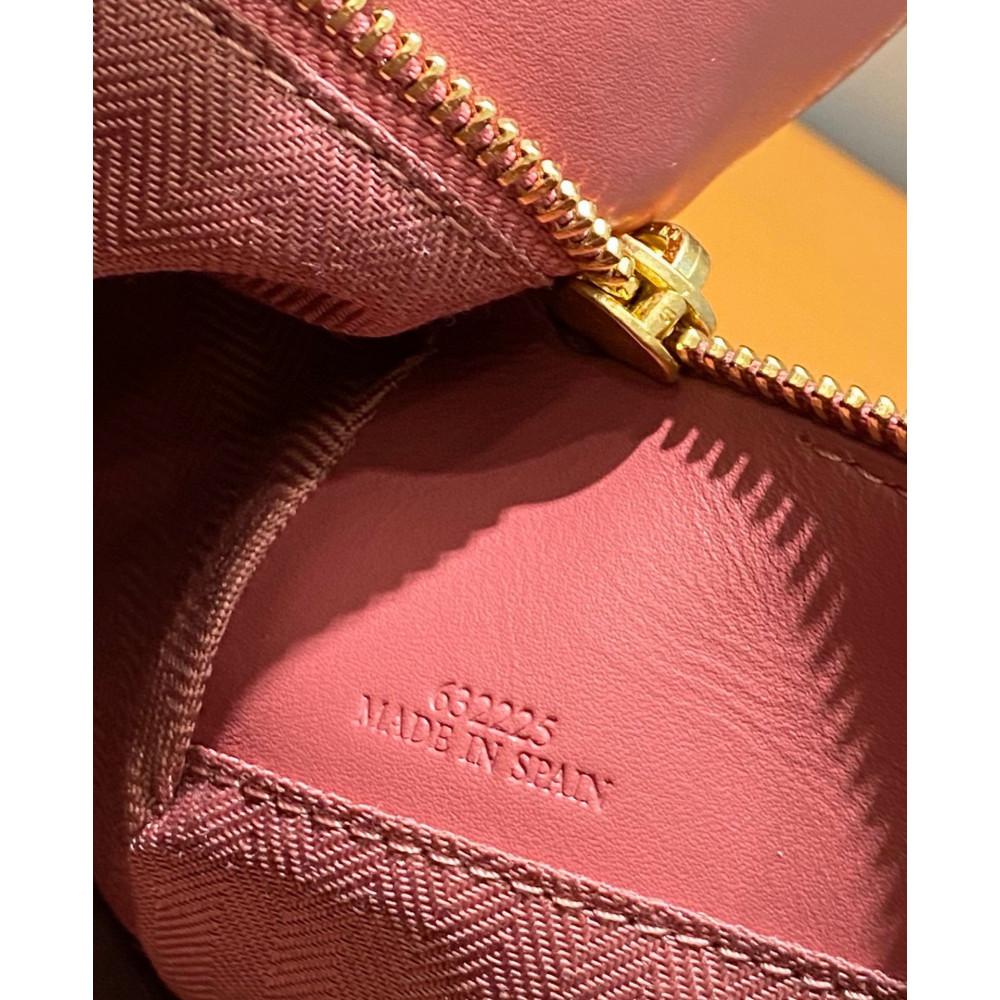 LOEWE Puzzle Wide Strap Bag!