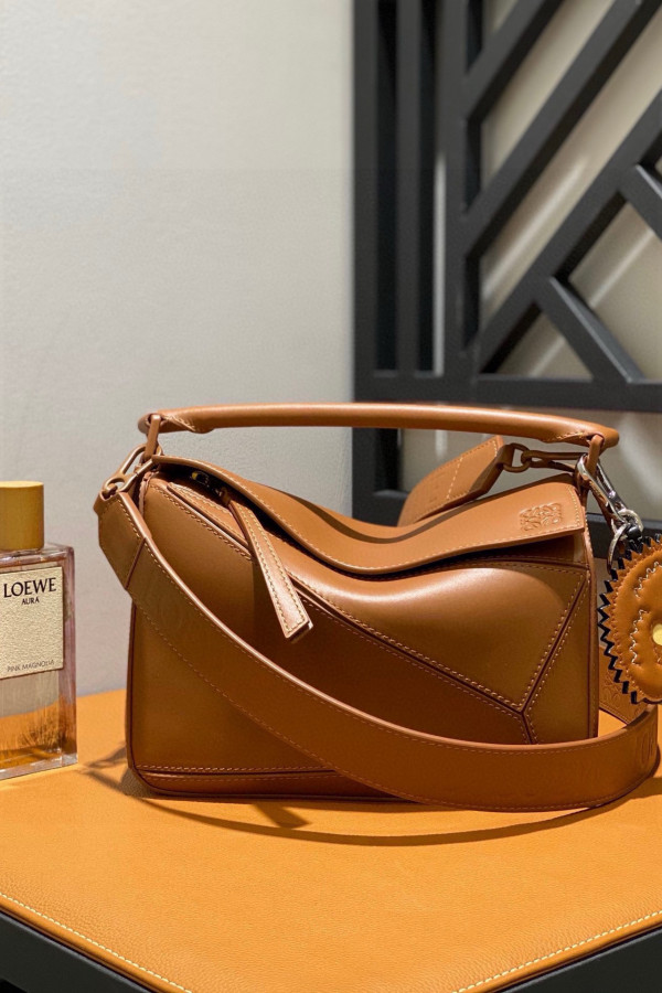 LOEWE Puzzle Wide Strap Bag!